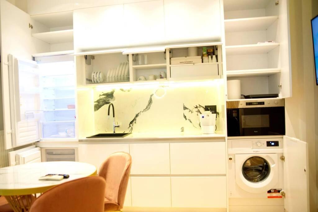 Ecostay-Serenity,Business Class Apartment By The Sea In Alimos Kalamaki Athen Exterior foto