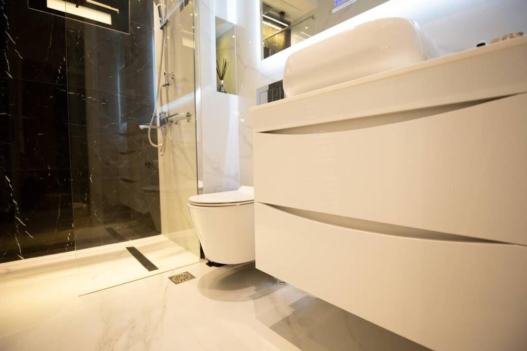 Ecostay-Serenity,Business Class Apartment By The Sea In Alimos Kalamaki Athen Exterior foto